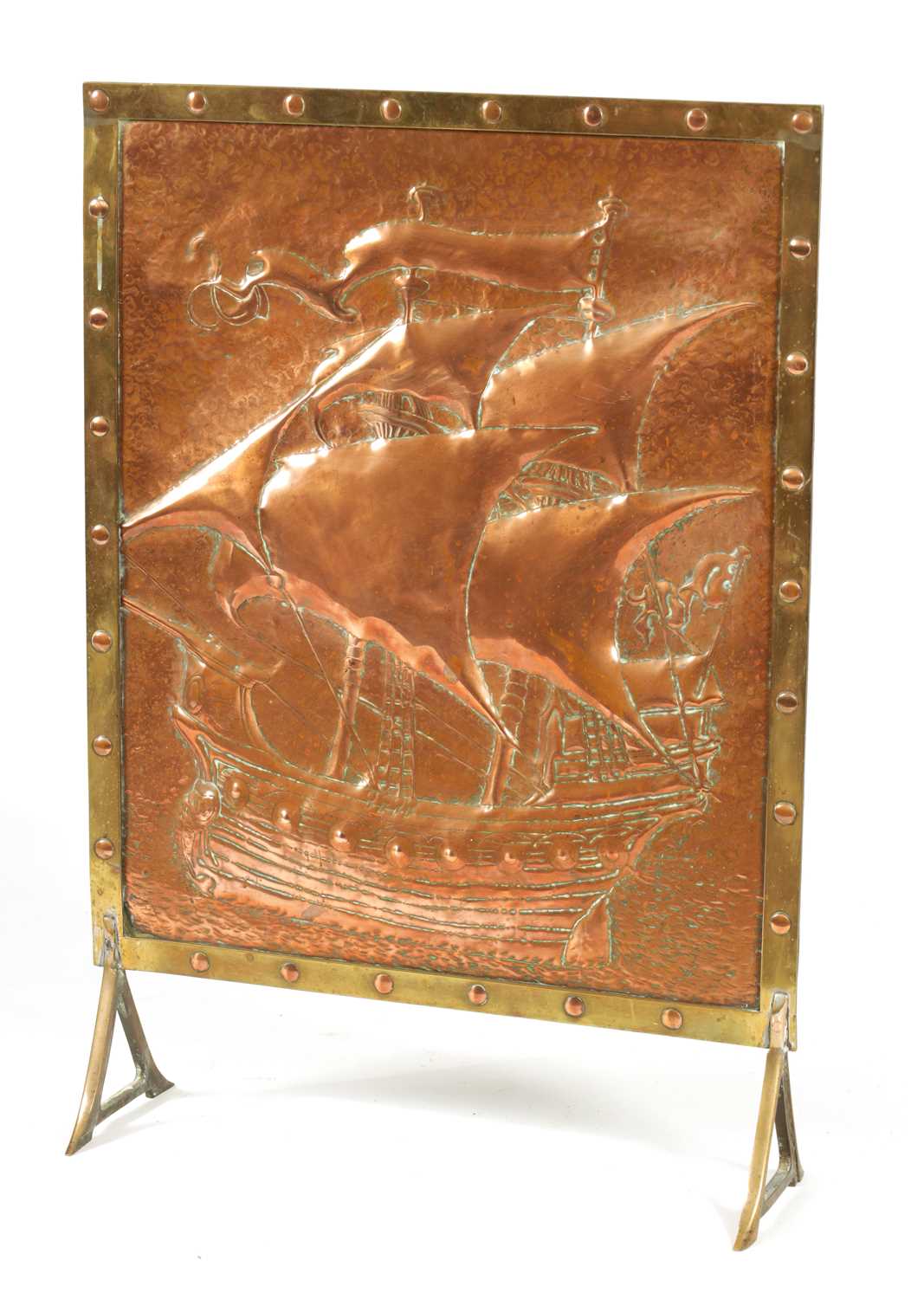 Lot 538 - AN ARTS AND CRAFTS COPPER FIRE SCREEN IN THE MANNER OF NEWLYN SCHOOL