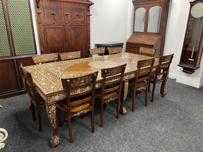 Lot 1046 - A FINE LATE 19TH/EARLY 20TH CENTURY IVORY AND EBONY INLAID HARDWOOD ANGLO INDIAN DINING ROOM TABLE AND SET OF TEN CHAIRS