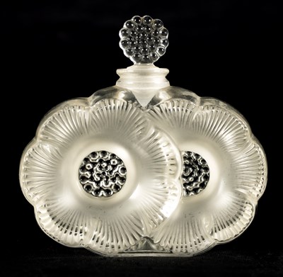 Lot 7 - A FRENCH RENE LALIQUE CLEAR GLASS “DUEX FLEUR” SCENT BOTTLE