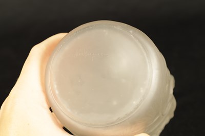 Lot 10 - A RENE LALIQUE OPALESCENT 'SIRENES' BRULE PARFUMS FROSTED PERFUME BURNER