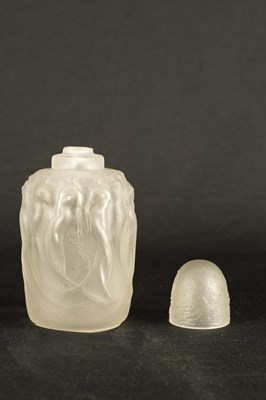 Lot 10 - A RENE LALIQUE OPALESCENT 'SIRENES' BRULE PARFUMS FROSTED PERFUME BURNER