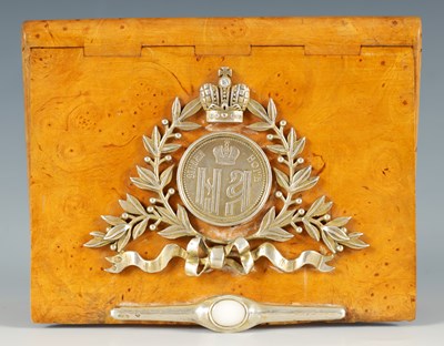 Lot 406 - AN EARLY 20TH CENTURY FABERGE SILVER MOUNTED KARELIAN BIRCH CIGARETTE CASE