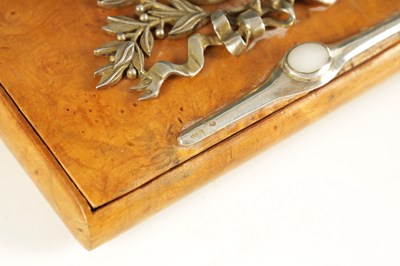 Lot 406 - AN EARLY 20TH CENTURY FABERGE SILVER MOUNTED KARELIAN BIRCH CIGARETTE CASE