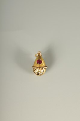 Lot 280 - A LATE 19TH CENTURY FABERGE 14CT GOLD ENAMEL AND RUBY PENDANT EGG, WORKMASTER HENRIK WIGSTROM