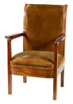 Lot 1059 - AN UNUSUAL ARTS AND CRAFTS STYLE MAHOGANY UPHOLSTERED ARMCHAIR