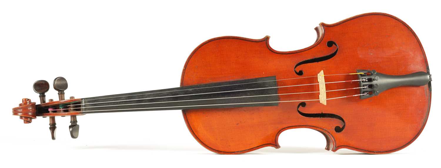 Lot 498 - A GOOD QUALITY EARLY 20TH CENTURY FULL SIZE ITALIAN VIOLIN LABELLED RICCARDO ANTONIAZZI