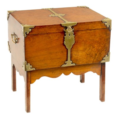 Lot 1192 - A RARE GEORGE III MAHOGANY PORTABLE CAMPAIGN BOX ON FOLDING LEGS WITH BRASS MOUNTS