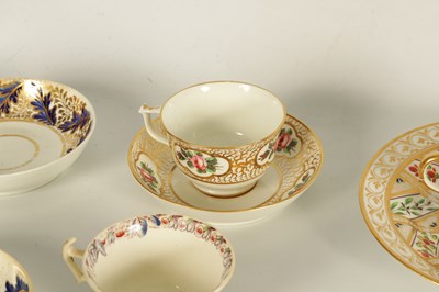 Lot 87 - A GROUPED COLLECTION OF VARIOUS LATE 18TH AND EARLY 19TH CENTURY DERBY CUPS, SAUCERS AND OTHER TABLEWARES