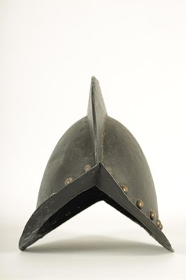Lot 427 - A 19TH CENTURY SPANISH COMB MORION BOAT STLYE HELMET