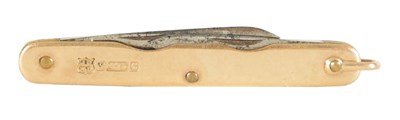 Lot 383 - A 9CT GOLD PENKNIFE