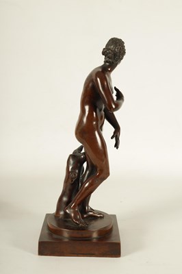 Lot 670 - A FINELY CAST 19TH CENTURY BRONZE FIGURE OF VENUS DE MEDICI