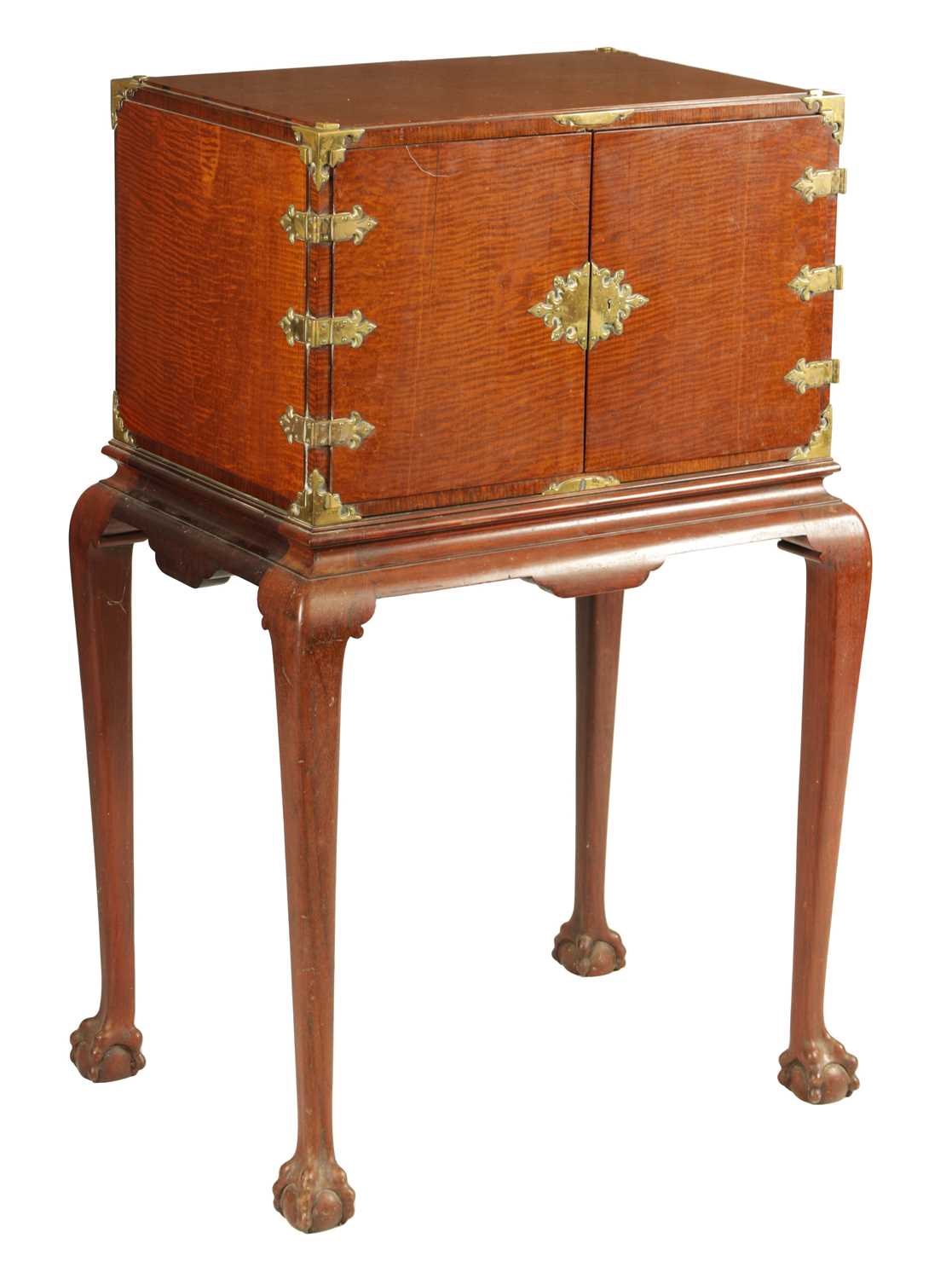 Lot 1063 - A FINE 19TH CENTURY FIDDLE BACK MAHOGANY ENGLISH COLLECTORS CABINET IN THE CHINESE TASTE
