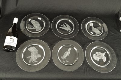 Lot 13 - A SET OF 12 20TH CENTURY STEUBEN GLASS WORKS ORNITHOLOGICAL GLASS PLATES