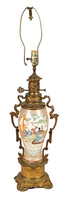 Lot 133 - A 19TH CENTURY CHINESE FAMILLE ROSE VASE LAMP