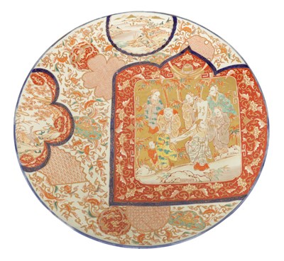 Lot 108 - A LARGE MEIJI PERIOD JAPANESE PORCELAIN CHARGER