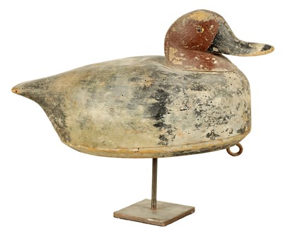 Lot 638 - A 19TH CENTURY DECOY DUCK