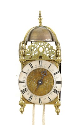 Lot 426 - WILLIAM RAYNES IN YORKE (YORK). A LATE 17TH CENTURY ENGLISH BRASS LANTERN CLOCK