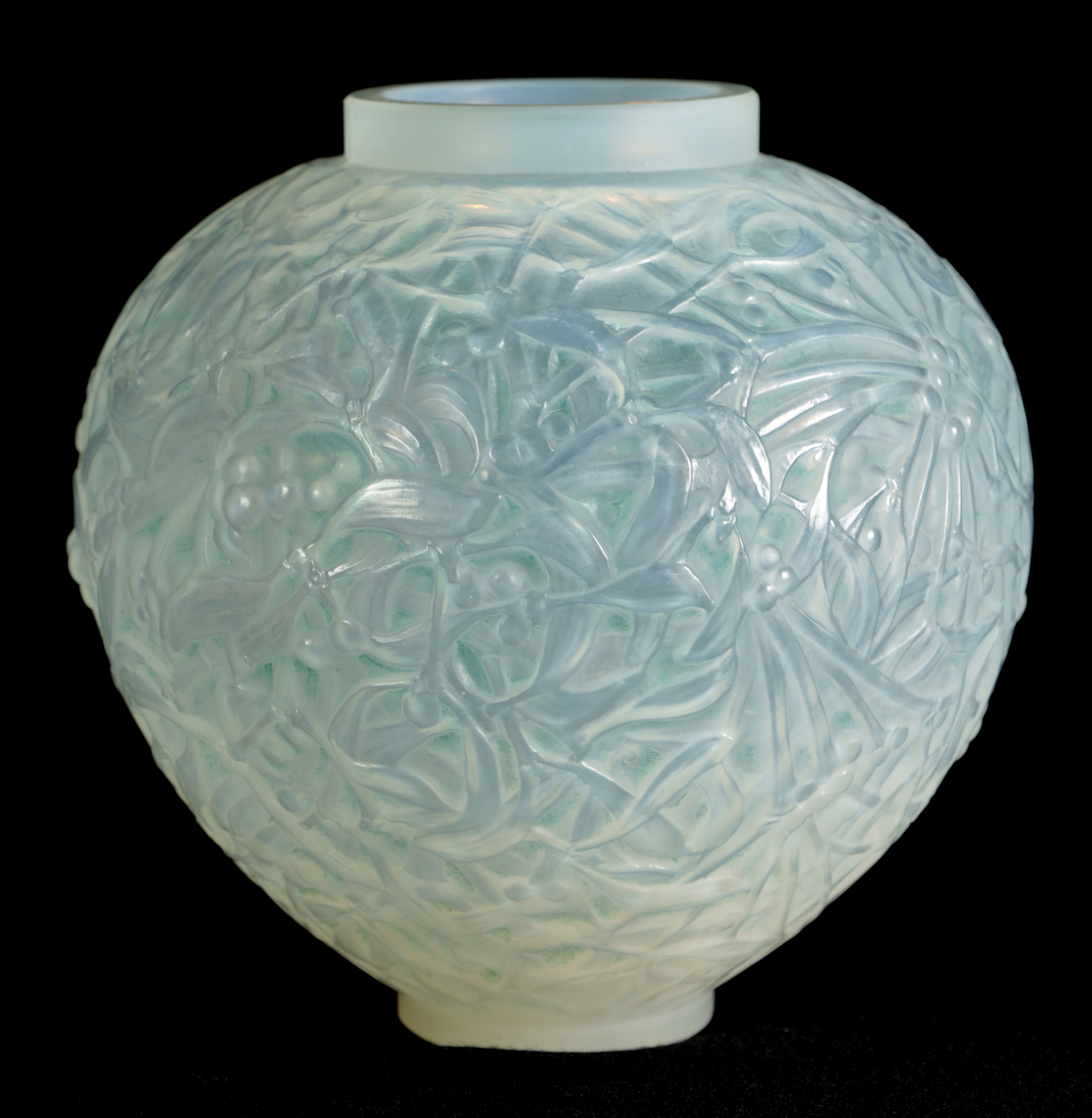 Lot 17 - RENE LALIQUE. 'GUI' OPALESCENT GLASS VASE