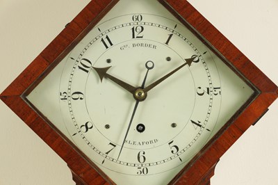 Lot 406 - GEORGE BORDER, SLEAFORD. A SMALL GEORGE III TAVERN STYLE WEIGHT DRIVEN WALL CLOCK