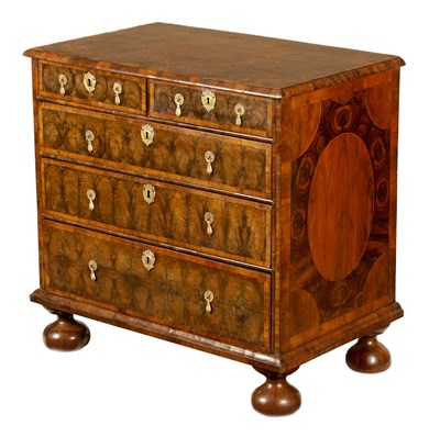 Lot 726 - A FINE WILLIAM AND MARY OYSTERED LABURNUM INLAID CHEST OF DRAWERS