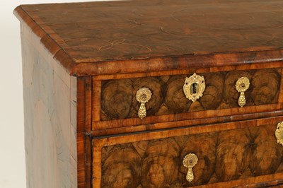 Lot 726 - A FINE WILLIAM AND MARY OYSTERED LABURNUM INLAID CHEST OF DRAWERS