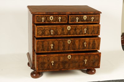 Lot 726 - A FINE WILLIAM AND MARY OYSTERED LABURNUM INLAID CHEST OF DRAWERS