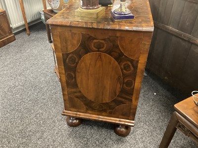 Lot 726 - A FINE WILLIAM AND MARY OYSTERED LABURNUM INLAID CHEST OF DRAWERS