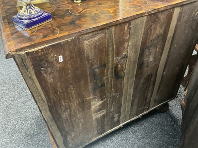 Lot 726 - A FINE WILLIAM AND MARY OYSTERED LABURNUM INLAID CHEST OF DRAWERS