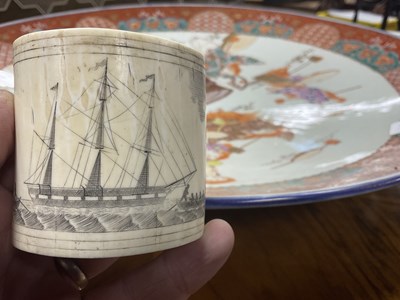 Lot 557 - A LATE 19TH CENTURY MARINE IVORY SCRIMSHAW LIDDED CONTAINER