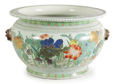 Lot 185 - A 19TH CENTURY ORIENTAL STYLE SAMSON FISH BOWL/JARDINIERE