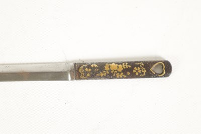 Lot 197 - A JAPANESE MEIJI PERIOD LACQUERWORK AND MIXED METAL TANTO