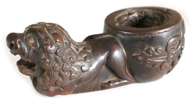 Lot 117 - AN 18TH CENTURY CARVED HARDWOOD ORIENTAL PIPE HEAD/INCENSE BURNER