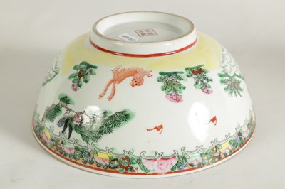 Lot 170 - A 19TH CENTURY CHINESE FAMILLE ROSE PORCELAIN BOWL