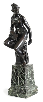 Lot 526 - A GOOD 19TH CENTURY ITALIAN PATINATED BRONZE FIGURE OF VENUS AFTER GIAMBOLOGNA