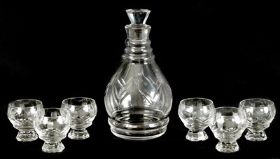 Lot 29 - A FRENCH ART DECO DESIGN CLEAR GLASS DECANTER AND SIX GLASSES