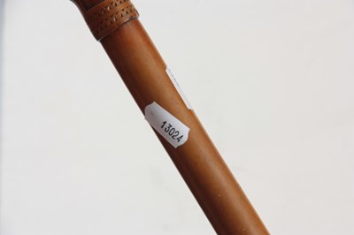 Lot 455 - AN EARLY 20TH CENTURY SCANDINAVIAN HARDWOOD WALKING STICK