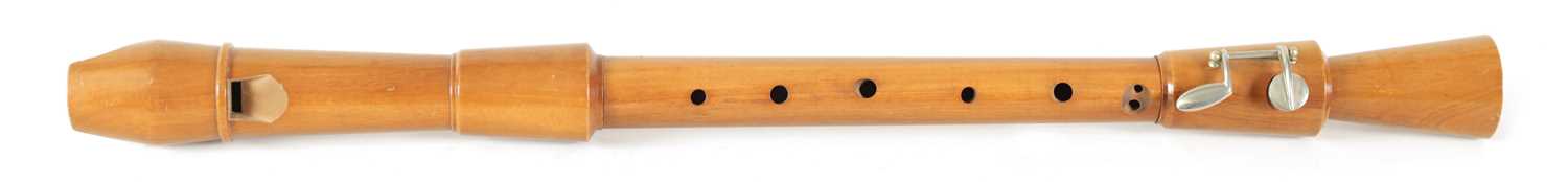 Lot 57 - A TENOR RECORDER WITH SINGLE KEY BY AURA CONSERVATORIUM