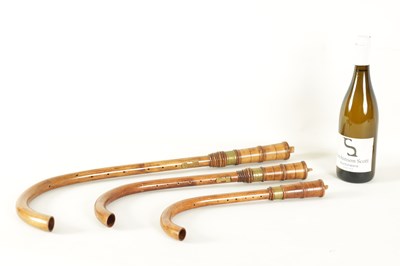 Lot 84 - A GRADUATED SET OF THREE CRUMHORNS BY ERIC MOULDER