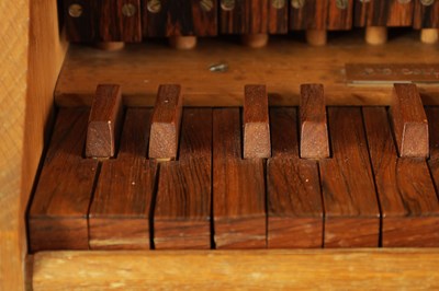 Lot 10 - A GOOD QUALITY PORTATIVE ORGAN