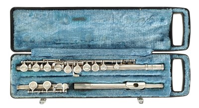 Lot 101 - A 20TH CENTURY YAMAHA SILVER METAL BOEHM FLUTE