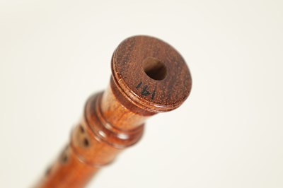 Lot 19 - A TWO SECTION KUNG SOPRANINO RECORDER