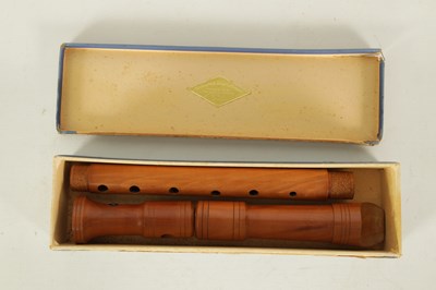 Lot 47 - AN ALEXANDER HEINRICH TENOR RECORDER