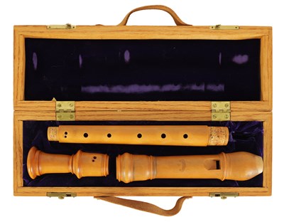 Lot 31 - A CASED I.W. OBERLENDER ALTO RECORDER BY RICHARD PALM OF U.S.A.