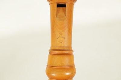 Lot 6 - VON HUENE E TERTON SOPRANO RECORDER