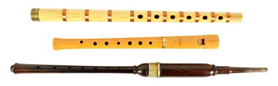 Lot 126 - A MOECK SOPRANO RENAISSANCE STYLE RECORDER TOGETHER WITH A COPPER WIRED PIPE AND A HARDWOOD BAGPIPES PRACTICE CHANTER