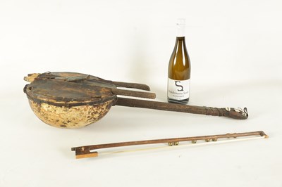 Lot 7 - A WEST AFRICAN TRIBAL KORA LOUTE