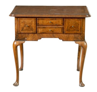 Lot 1314 - A GEORGE I BURR WALNUT LOWBOY