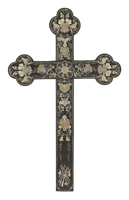 Lot 369 - A FINE 18TH/19TH CENTURY CHINESE MOTHER OF PEARL INLAID HARDWOOD APOSTLE CROSS