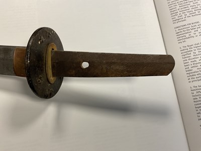 Lot 189 - AN EARLY JAPANESE TANTO