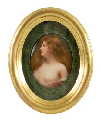 Lot 169 - A LATE 19TH CENTURY VIENNA TYPE MINIATURE OVAL CONVEX PORCELAIN PLAQUE